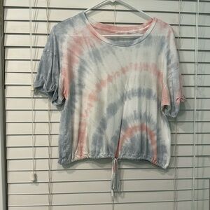 American eagle medium tie dye short sleeve shirt with tie detail around waist